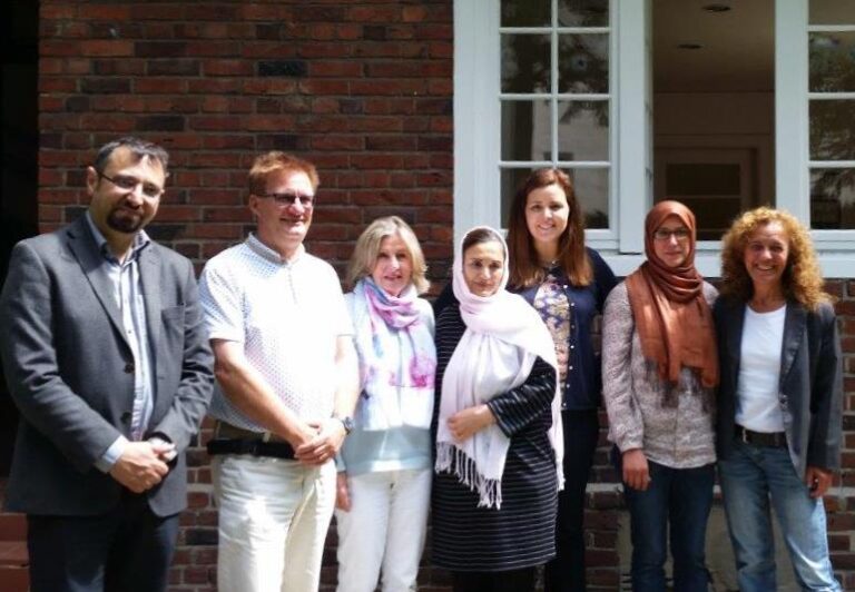 Besuch von Anna Gallina und Ali Mir Agha bei der Gesprächsrunde in Bürgerhaus Lokstedt