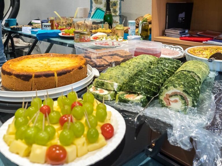 Ein guter Rutsch ins neue Jahr für Sprachbrücke-Hamburg e.V.: Neujahresfrühstück und Winterfest