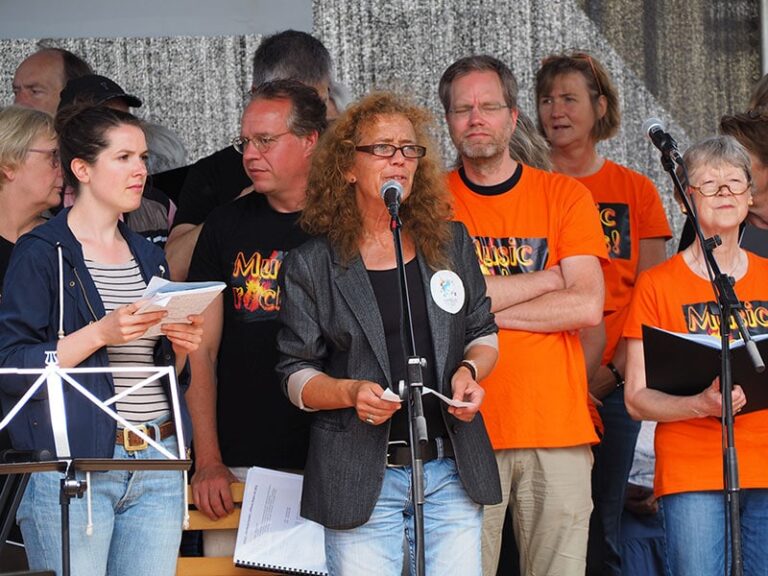 Für Vielfalt und Toleranz: Sprachbrücke-Hamburg e.V. bei der Auftaktveranstaltung von Hamburg handelt