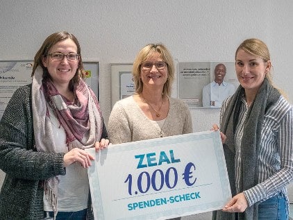 Spende von eSailors für Sprachbrücke-Hamburg e.V.